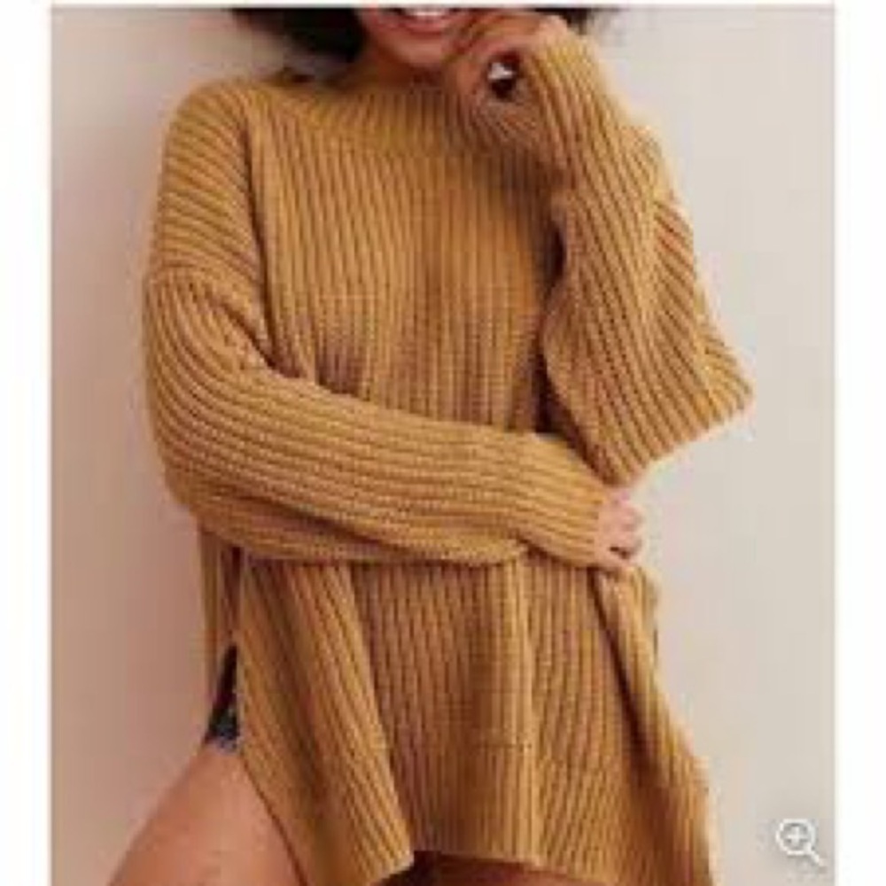 Aerie Oversized Sweater Mustard Colored Sweater size Medium Crew Neck